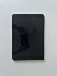iPad 8th generation 32GB Wi-Fi Grey + kate (2 foto / 7)