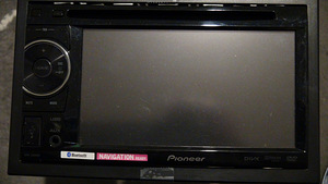 Pioneer AVH-2400BT (2 foto / 6)