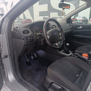 Ford focus 1.6 85 kw 2005 год (8 foto / 9)