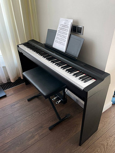 Digital Piano Yamaha P-125 (chair, bag and pedals incuded) (1 foto / 9)