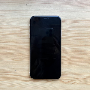 iPhone 11 (2 foto / 2)