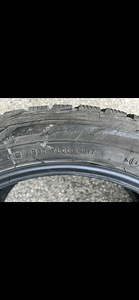 Шины Nokian 245/45/18 (4 фото из 6)