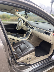 VOLVO XC70 (5 фото из 12)