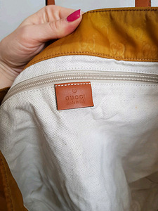 Сумка Gucci с монограммой (2 фото из 3)