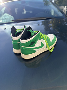 Продается Nike Air Jordan 1 mid GS Lucky Green (2 фото из 7)