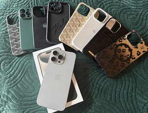 iPhone 15 Pro Max • 256 GB (1 foto / 1)