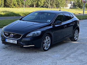 Volvo v40 (5 foto / 12)