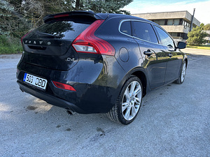 Volvo v40 (8 foto / 12)