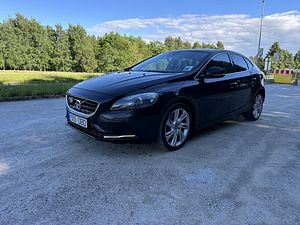 Volvo v40 (9 foto / 12)