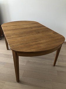 Uus tammepuidust söögilaud, -50% (2 foto / 2)
