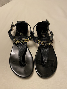 Guess (1 foto / 2)