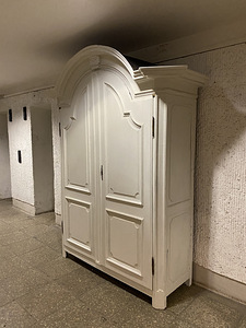 Винтажные шкаф (1 фото из 3)