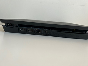 Sony PS 4 Slim, PLAYSTATION 4 SLIM (5 игр и дуалшок) (2 фото из 4)