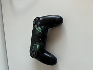Sony PS 4 Slim, PLAYSTATION 4 SLIM (5 игр и дуалшок) (3 фото из 4)