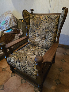 Müüa 2 klassikalist täispuidust tugitooli (2 foto / 4)