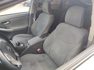 Продам Toyota prius (2 фото из 3)