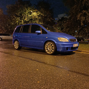 Opel zafira a OPC (9 foto / 11)