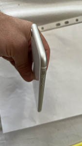 iPhone SE 128 ГБ 2020 г. (5 фото из 10)