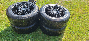 Продаются диски BMW 17" 5x120 мм с шипованными шинами (1 фото из 8)