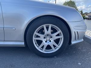 Мерседес Бенц E270CDI W211 АМГ (8 фото из 10)