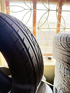 225/60 R18 (3 фото из 3)