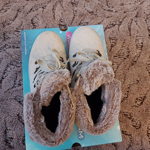 Talvesaapad SKECHERS s.37 (3 foto / 7)