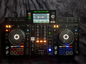 Пионер XDJ RX2 + Sennheiser HD-25 (1 фото из 9)