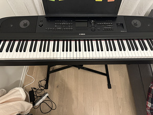 PORTATIIVNE DIGIKLAVER DGX-670 PORTABLE GRAND PIANO BLACK (2 foto / 3)
