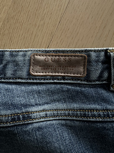 Teksapüksid GUESS (5 foto / 6)