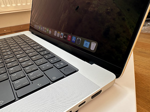 Macbook Pro 16" M1 Pro 16Gb / 512GB / RUS 2021 / silver (3 foto / 7)