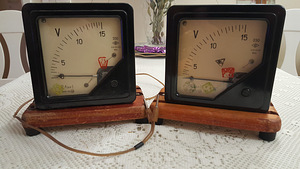 Измерительный прибор времен СССР 1951 и 1953 Вольтметр 2 шт.