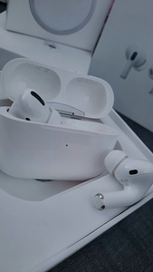 Airpods Pro (4 foto / 10)