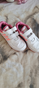 Nagu uued adidase tossud suurus 32 (2 foto / 5)