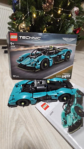 LEGO Technic Aston Martin Valkyrie 42208, 707 tk. (1 foto / 2)