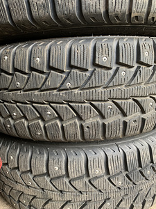 Шипованные шины с дисками 195/65 R15 (5 фото из 5)
