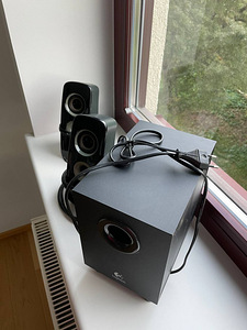 Logitech 2.1 must - Arvutikõlarid (2 foto / 2)