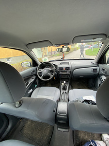 Nissan almera (7 foto / 8)