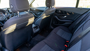 Mercedes-Benz C220 2015 (7 foto / 15)