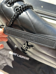 YSL Saint Laurent Loulou small bag (3 foto / 10)