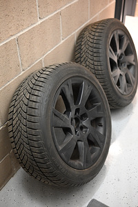 Диски Audi + зимние шины R17 (9 фото из 9)