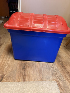 Lego ja mänguasjade kast (2 foto / 3)