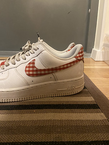 Af1 red swoosh (2 foto / 4)