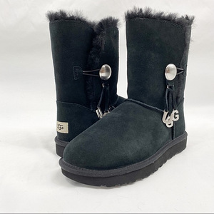 Uued naiste UGG Bailey Button ugg saapad, must, 80% vill. (2 foto / 6)