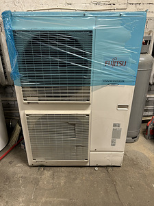Воздух вода Fujitsu WOYK112LCT (2 фото из 2)