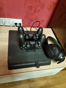 Продам Playstation 4 500GB + 2 джойстика + наушники + 7 игр (1 фото из 7)