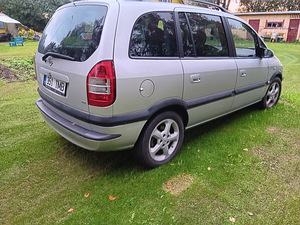 Opel zafira 2.2 108kw (3 foto / 9)