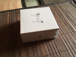 Airpods pro (2 foto / 3)