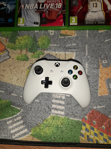 Xbox one S 1TB (2 foto / 4)