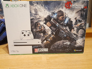 Xbox one S 1TB (4 foto / 4)