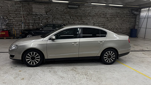 Volkswagen Passat 2.0 TDi (8 foto / 14)